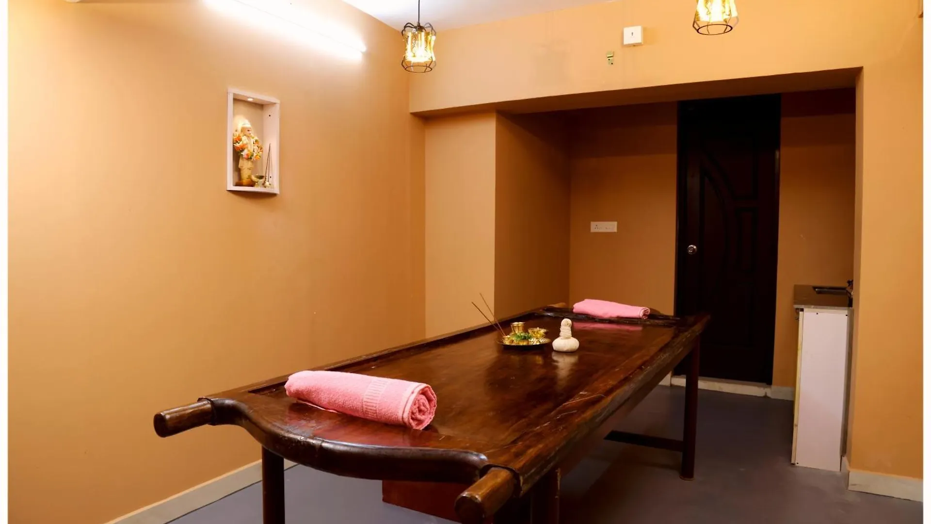 Vajra Periyar Heritage Alwaye Otel