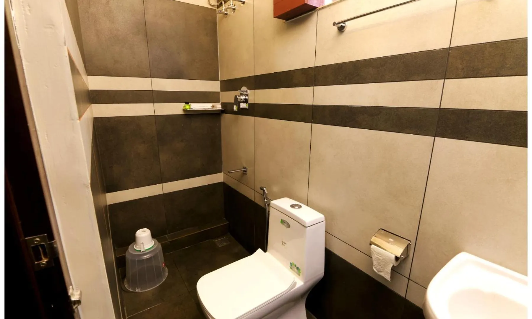 Otel Vajra Periyar Heritage Alwaye
